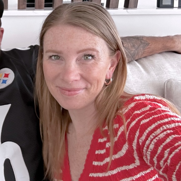 Meet your Posher, Tiffany - Picture 1 of 1